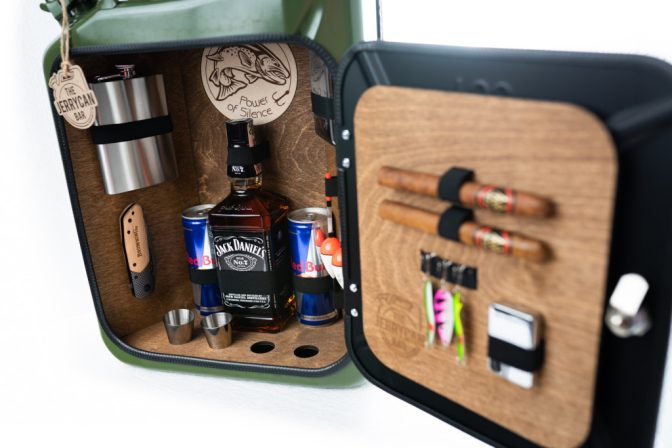 Dieselkanister-Bar für Angler "power of silence" - the jerrycan bar – Bild 4