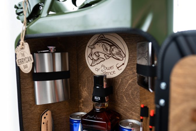Dieselkanister-Bar für Angler "power of silence" - the jerrycan bar – Bild 6