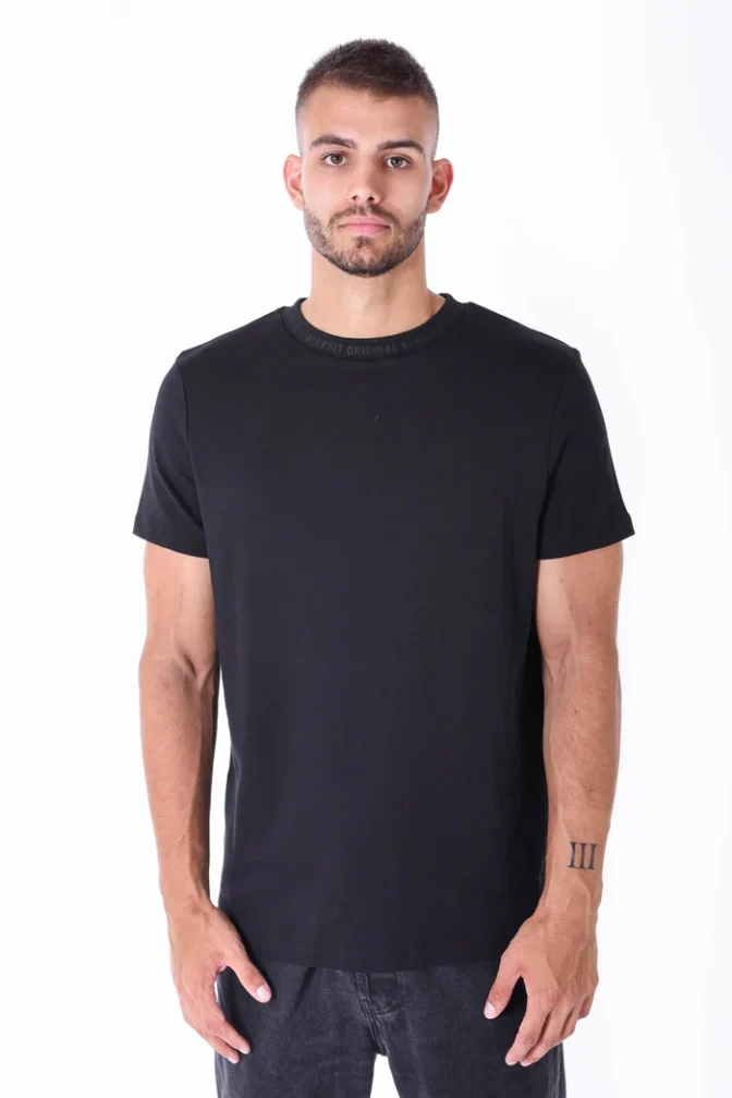 Unterragendes Shört T-Shirt Kleinigkeit