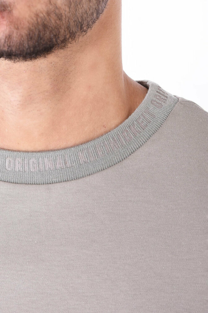 Unterragendes Shört T-Shirt Kleinigkeit – Bild 6