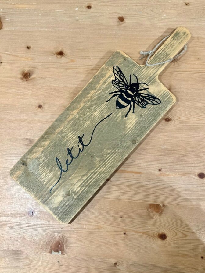 Holzbrett mit Griff 54,5 cm/65 cm x19,5 cm – Bild 3