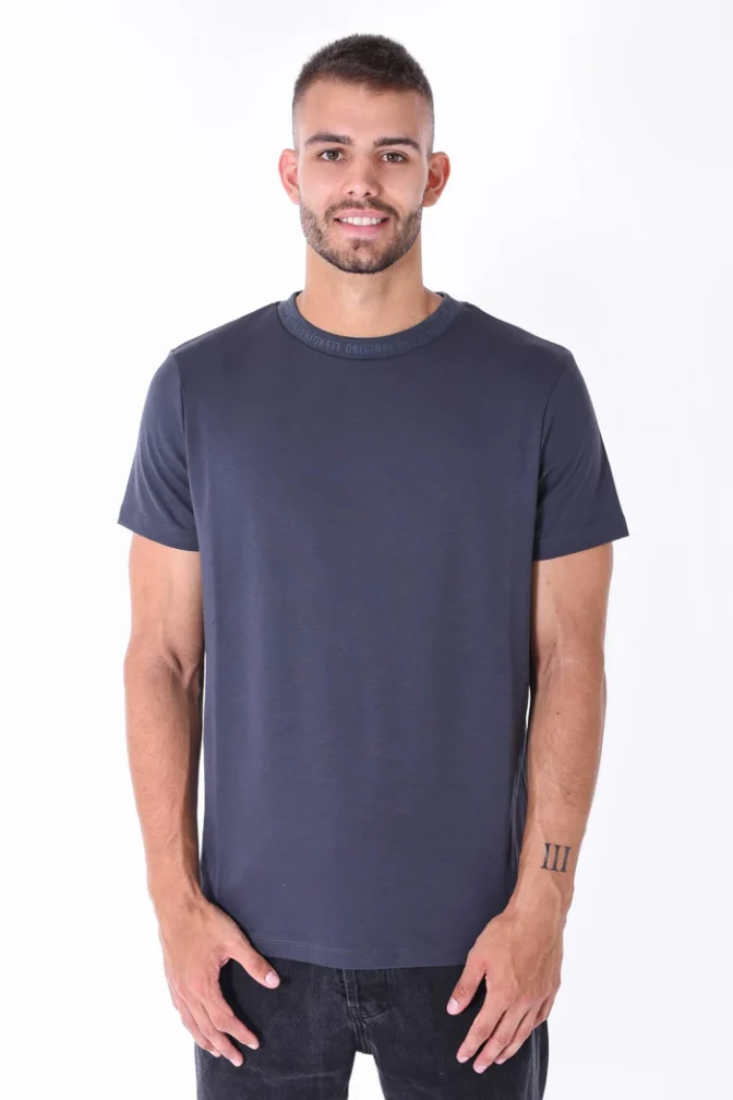 Unterragendes Shört T-Shirt Kleinigkeit – Bild 7