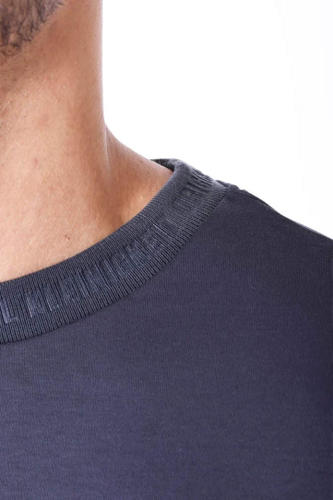 Unterragendes Shört T-Shirt Kleinigkeit – Bild 8