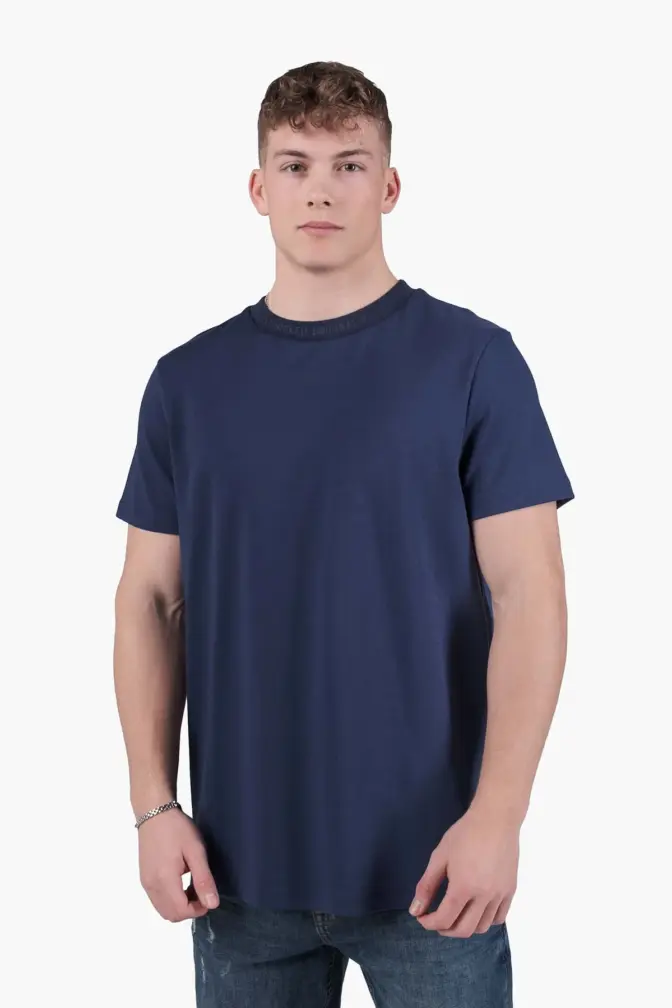 Unterragendes Shört T-Shirt Kleinigkeit – Bild 11