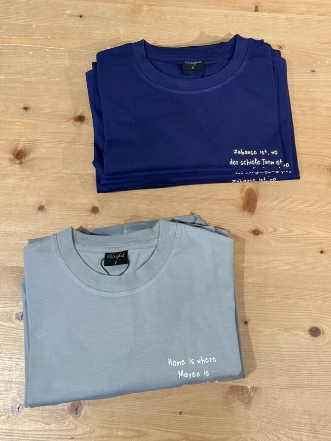 T-Shirt Home is where Mayen is Kleinigkeit – Bild 2