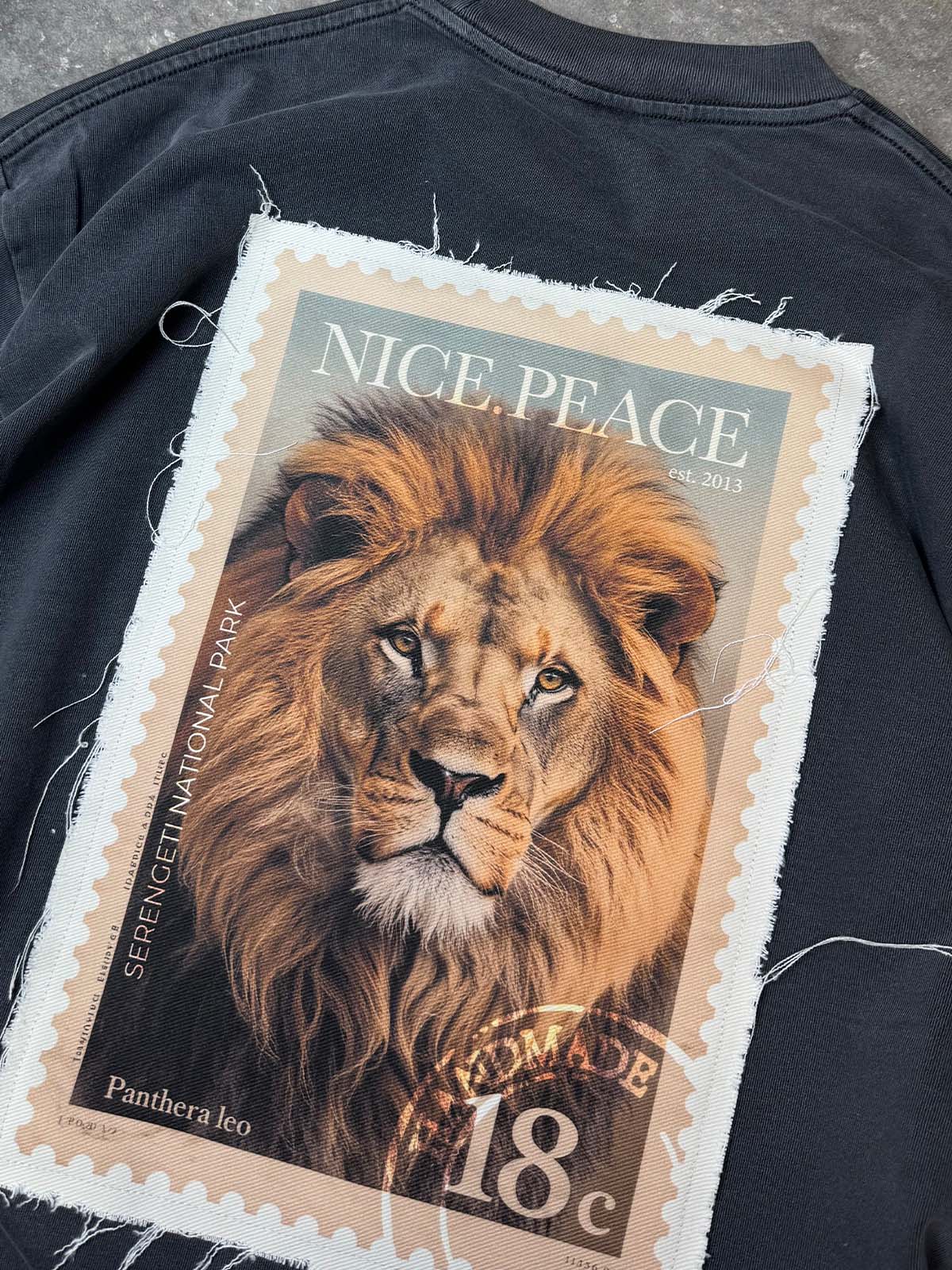 Lion Patch T-Shirt Vintage nice.peace – Bild 3